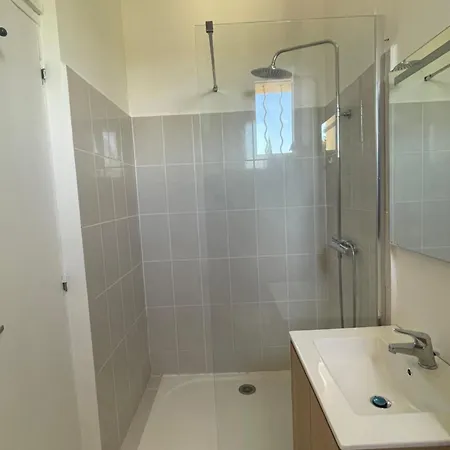 Avec Grand Terrasse 아파트 *